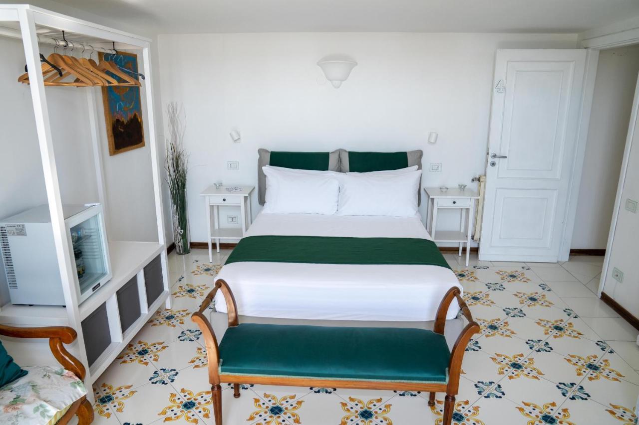 Le Stanze Di Sissi - Luxury Suites Neapel Exteriör bild