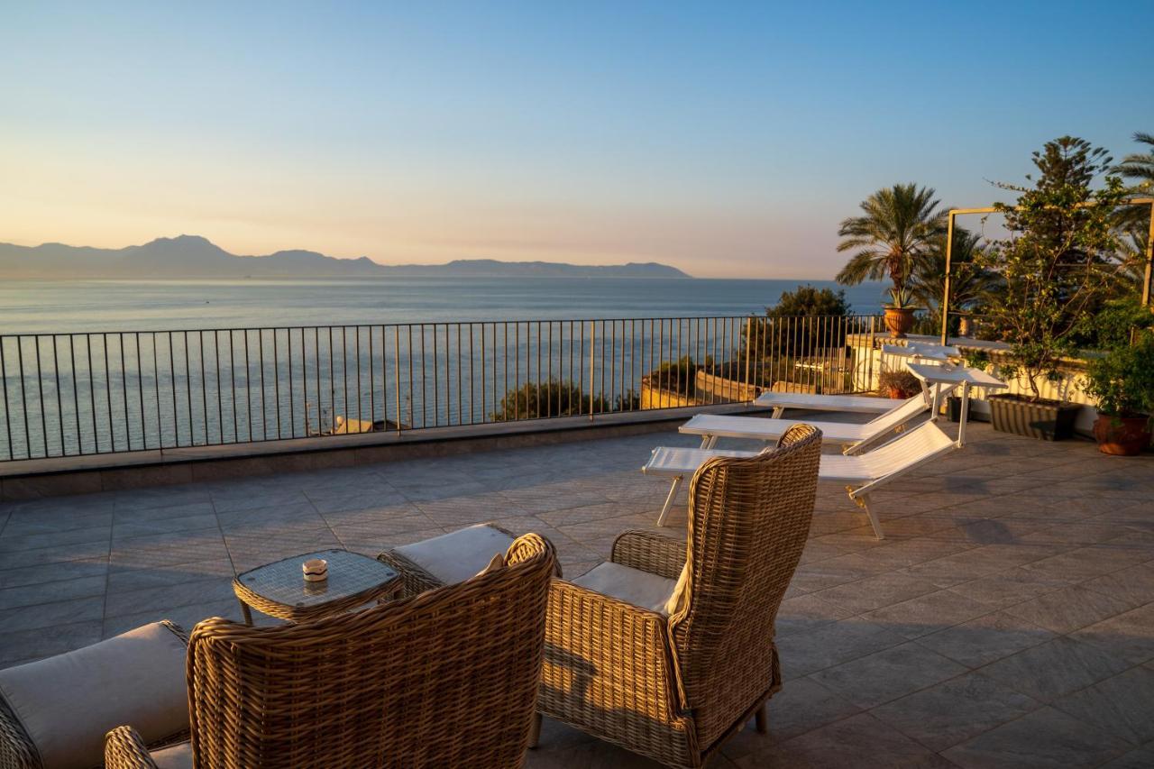Le Stanze Di Sissi - Luxury Suites Neapel Exteriör bild