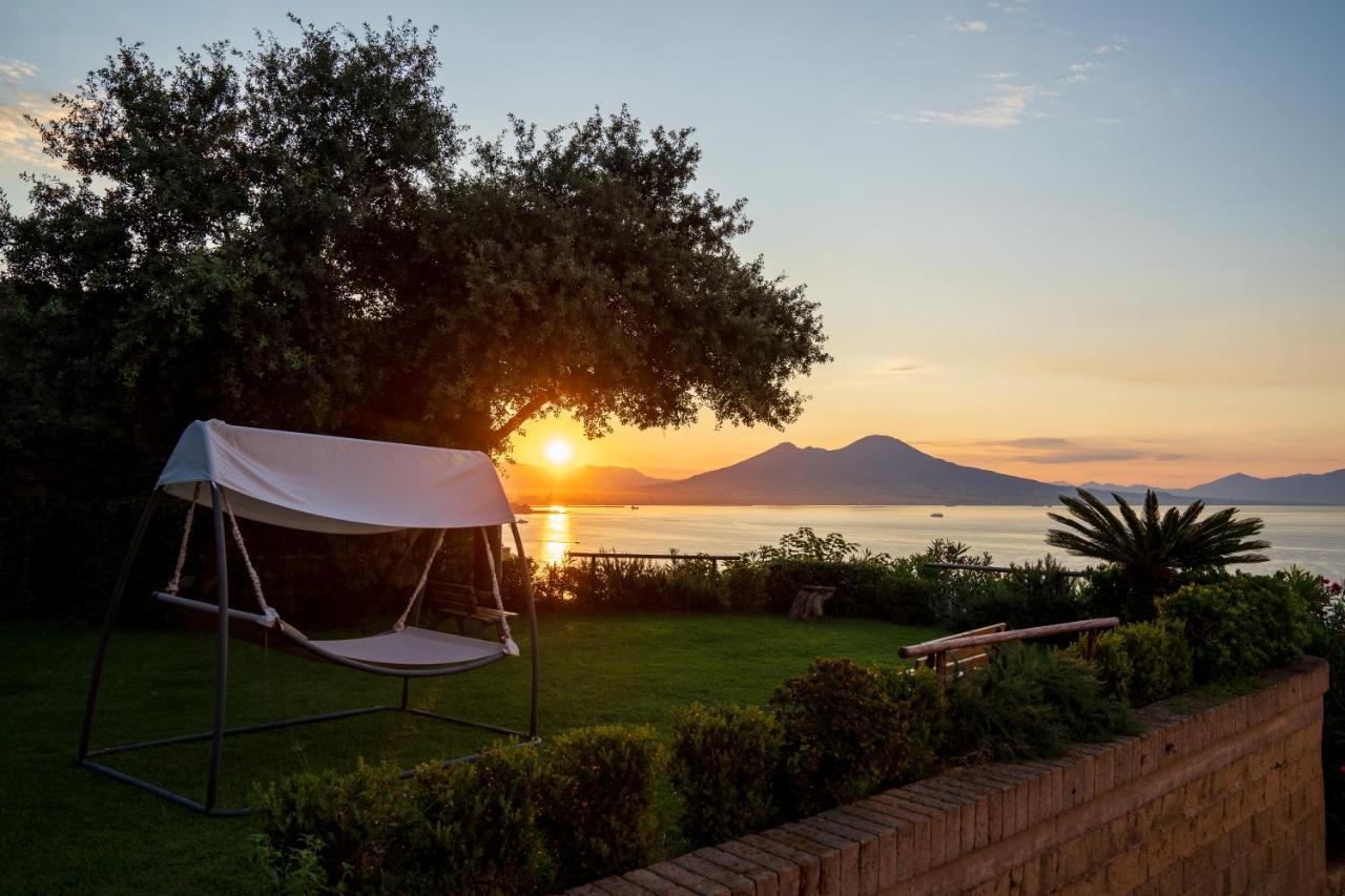 Le Stanze Di Sissi - Luxury Suites Neapel Exteriör bild